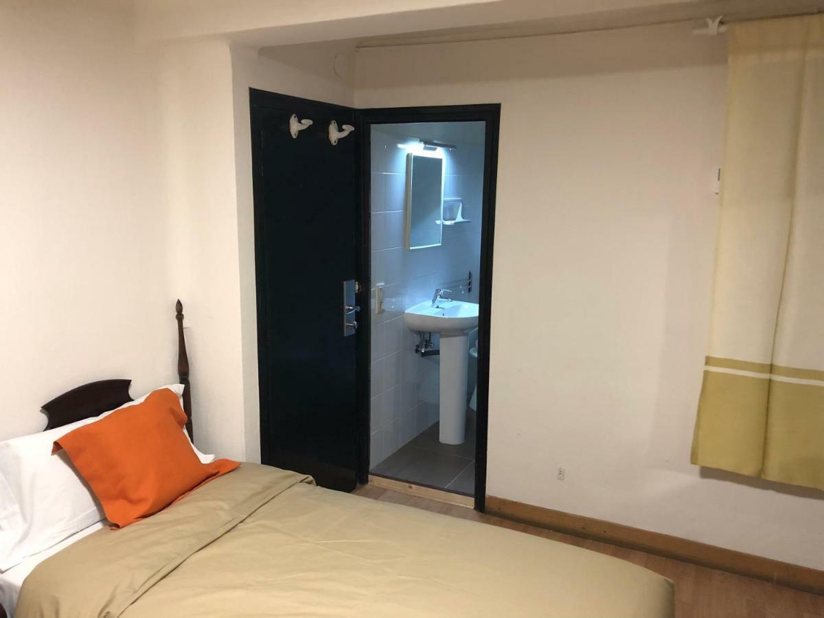 Hostal Di Verena Пучсерда Экстерьер фото