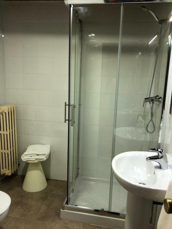 Hostal Di Verena Пучсерда Экстерьер фото