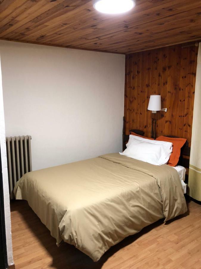 Hostal Di Verena Пучсерда Экстерьер фото