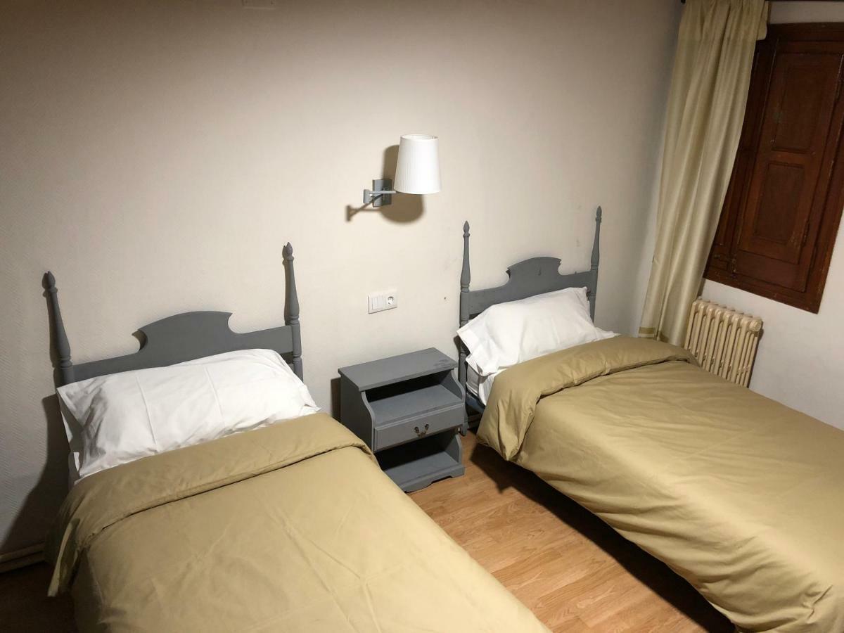 Hostal Di Verena Пучсерда Экстерьер фото