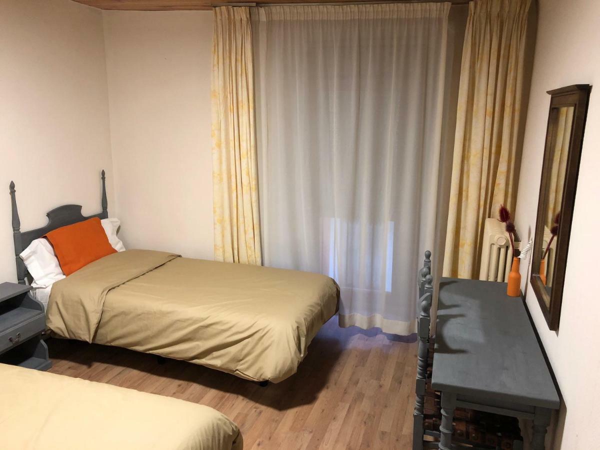 Hostal Di Verena Пучсерда Экстерьер фото