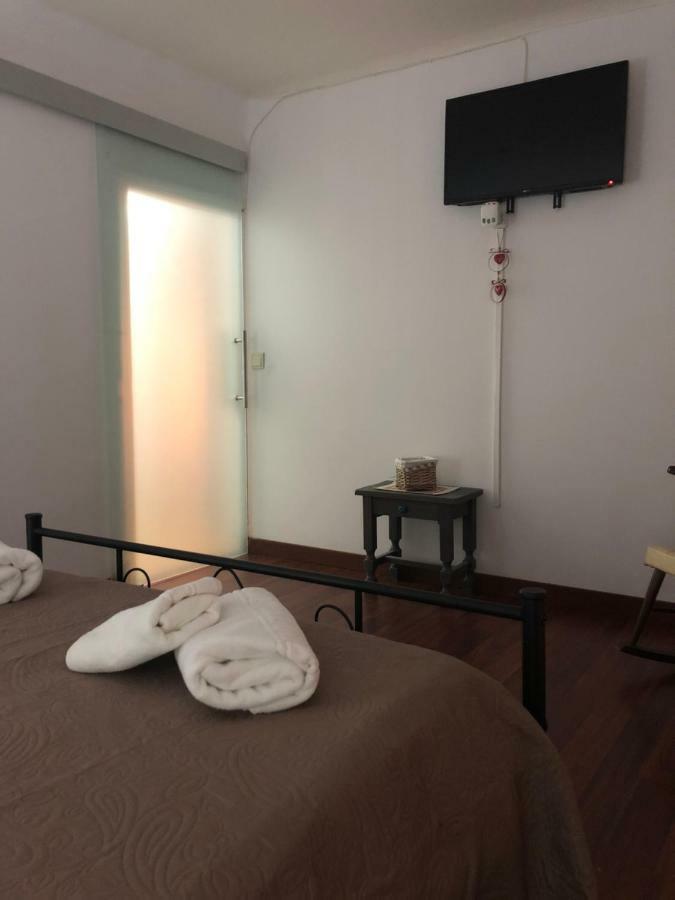 Hostal Di Verena Пучсерда Экстерьер фото